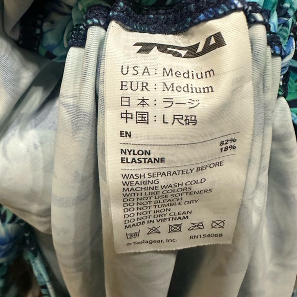 TSLA's Rashguard Front Half-Zip, Long Sleeve50+SPF/UPF sun protection - Picture 7 of 10